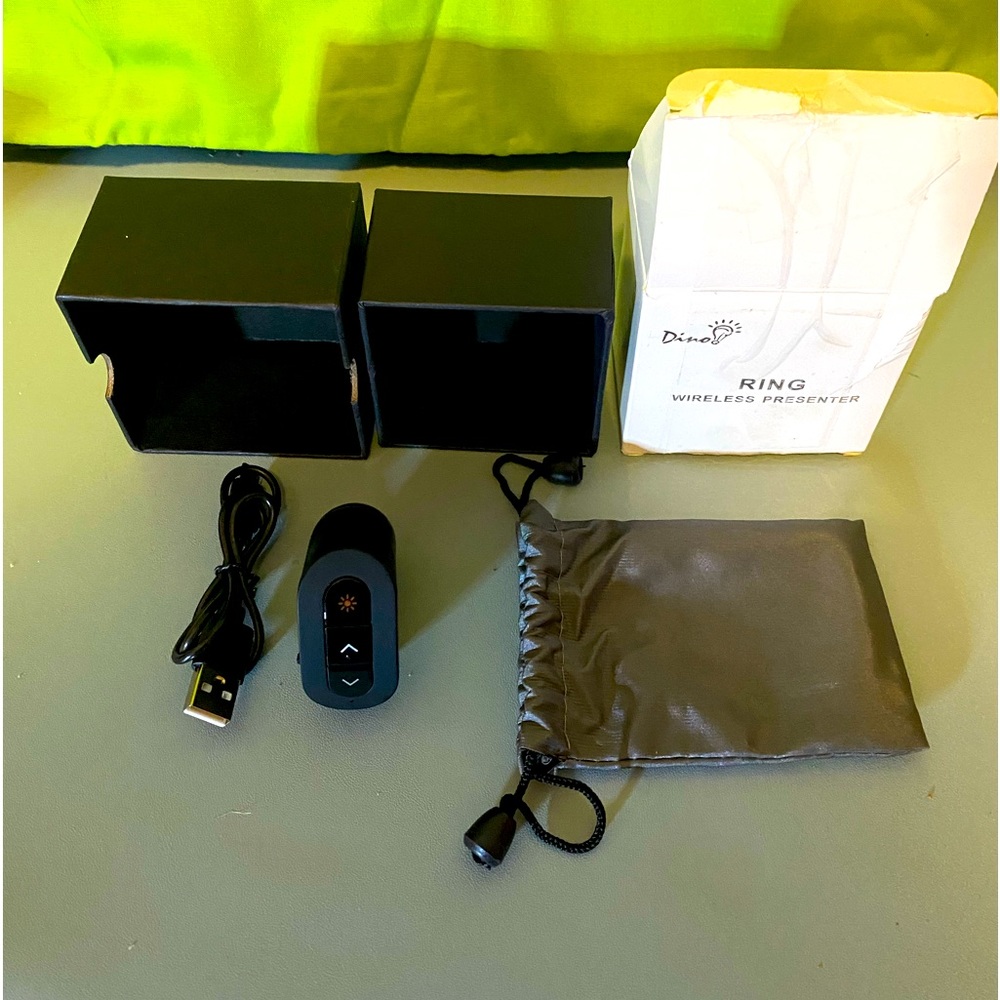 Dino Presenter for Bluetooth Presentation Remote Powerpoint Clicker RF 2.4 GHz